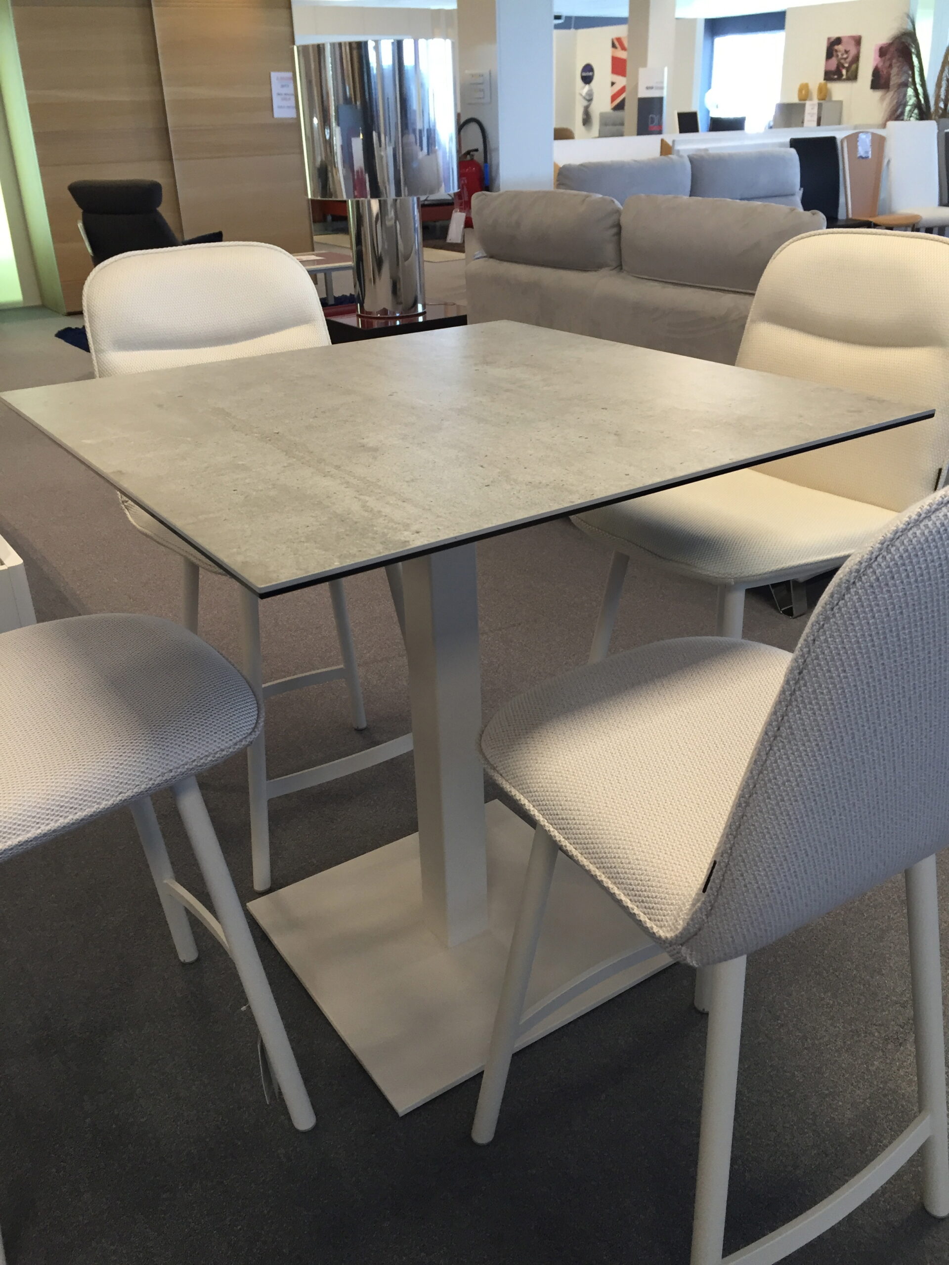 Table haute céramique – Image 2